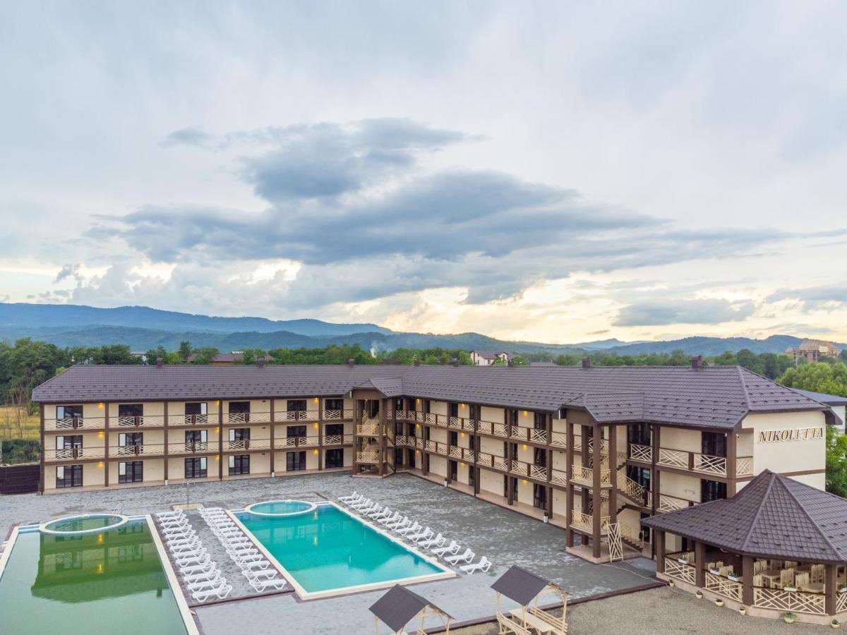 Hotel Nikoletta Sołotwyno Zewnętrze zdjęcie